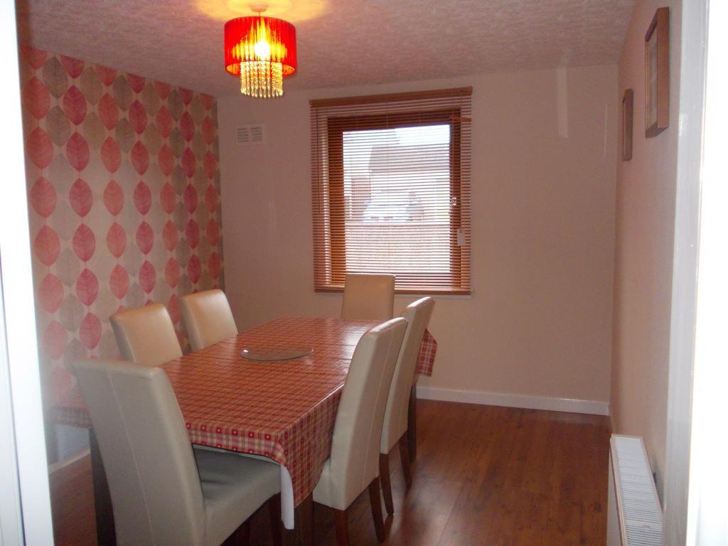 Holiday Home Barony Square Сторноуей Екстериор снимка